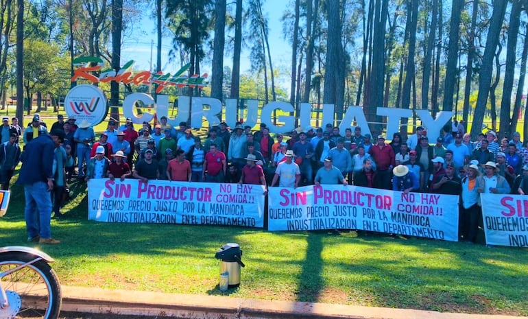 Productores de mandioca se manifestaron exigiendo mejor precio de su producto