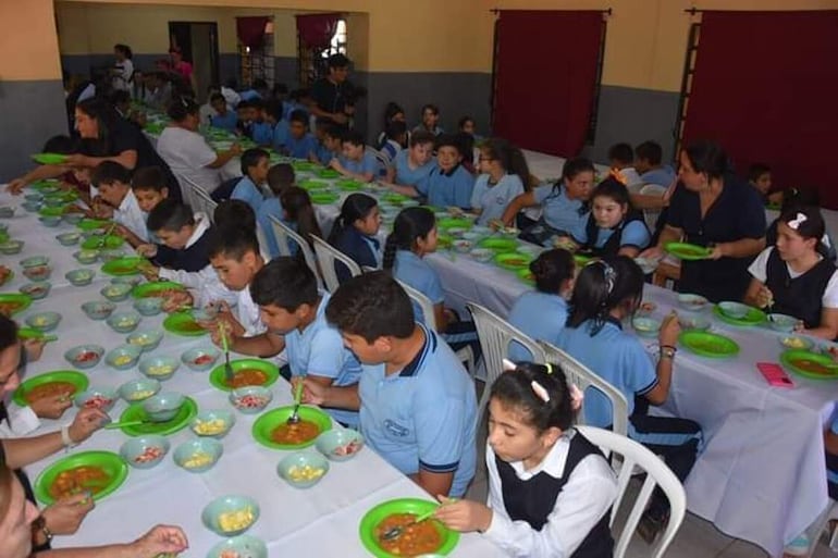 1.205 escolares de los distritos de Ybycuí, Quyquyhó y Sapucái siguen sin recibir almuerzo escolar.