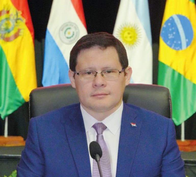 Óscar Orué, director de la Dirección Nacional de Ingresos Tributarios.