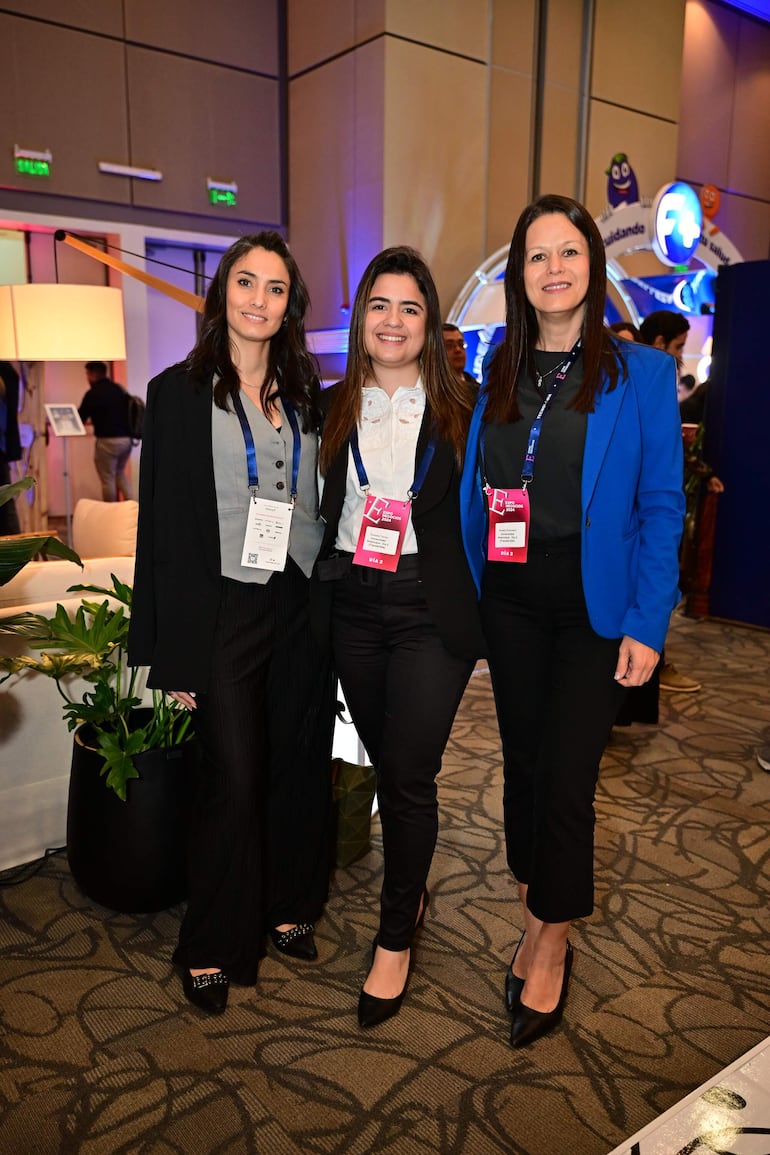 Sara Lezcano, Teresita Torres y Analía González. 