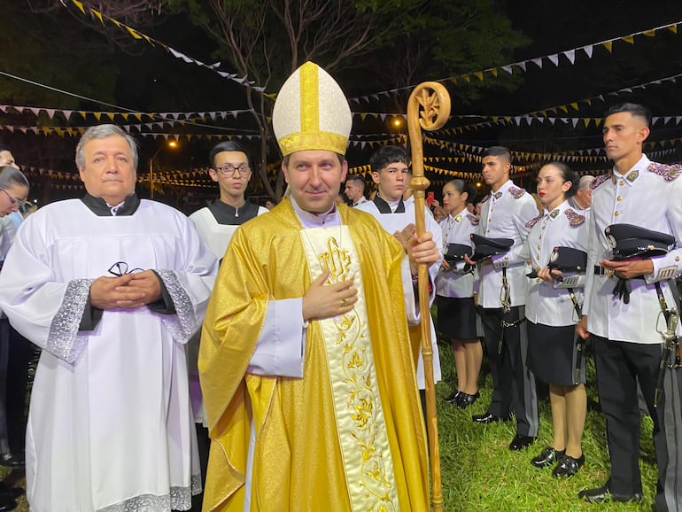 Nuncio Apostólico Vicenzo Turturro.