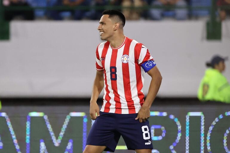Diego Gómez, futbolista de la selección paraguaya, celebra un gol ante Venezuela en un partido por el Preolímpico Sub 23 en el estadio Nacional Brígido Iriarte, en Caracas, Venezuela.

