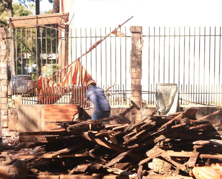 El despeje de los espacios públicos en las inmediaciones de la Penitenciaría de Ciudad del Este.