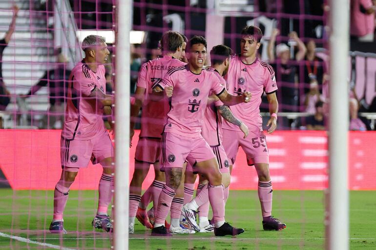 Matías Rojas celebra el gol que anotó para el Inter Miami