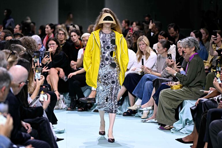 Desfile de Prada en Milan Fashion Week. 