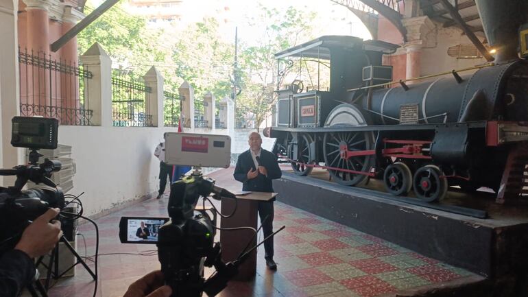 Facundo Salinas, presidente del Fepasa, anunció la ruptura del acuerdo con Fepasa para el tren de cercanías.