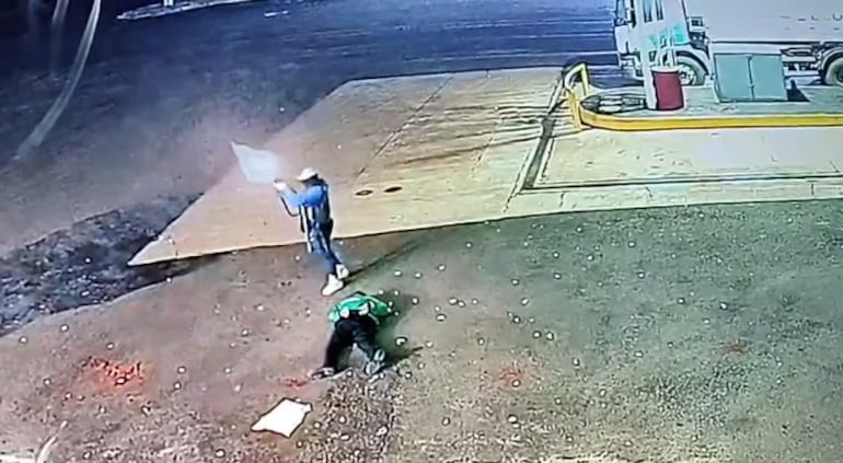 Capturas de videos que captaron el ataque a una sucursal bancaria en Naranjal, Alto Paraná.