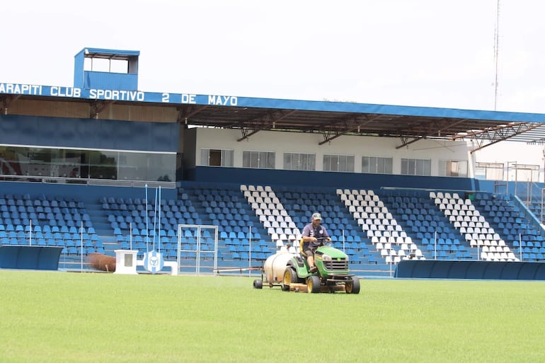 El empastado del Río Parapití luce  impecable. En la primera fecha del Apertura 2024, el Sportivo 2 de Mayo visitará a Luqueño. En la segunda, recibirá al Trinidense, en la inauguración de las obras.