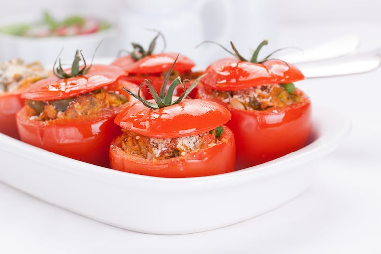 Tomates rellenos con atún.