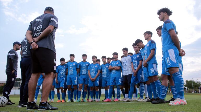 Los futbolistas de las elección paraguaya Sub 15.