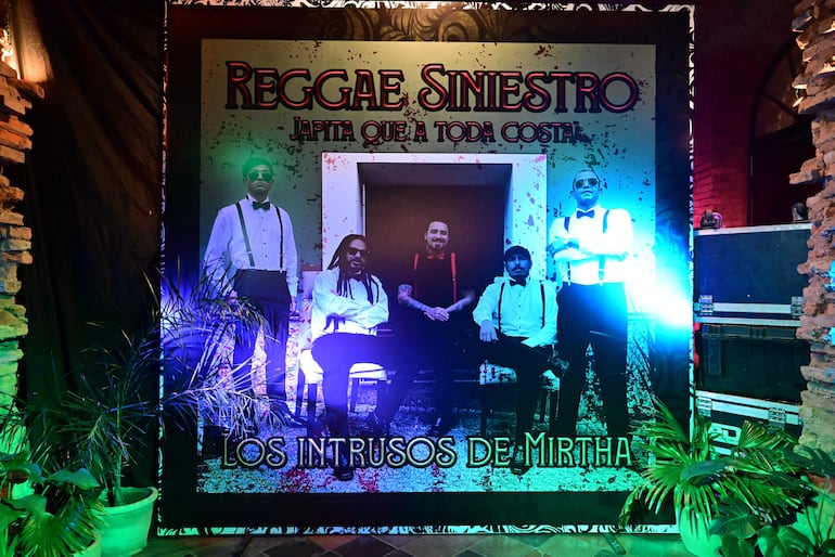 En las instalaciones de la Casa Ta’aro se llevó a cabo la presentación de la nueva canción  de la banda de reggae “Los Intrusos de Mirtha” denominado “Reggae Siniestro (japitaqueatodacosta)”.