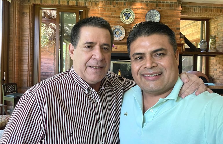 El diputado Santiago Benítez con Horacio Cartes.