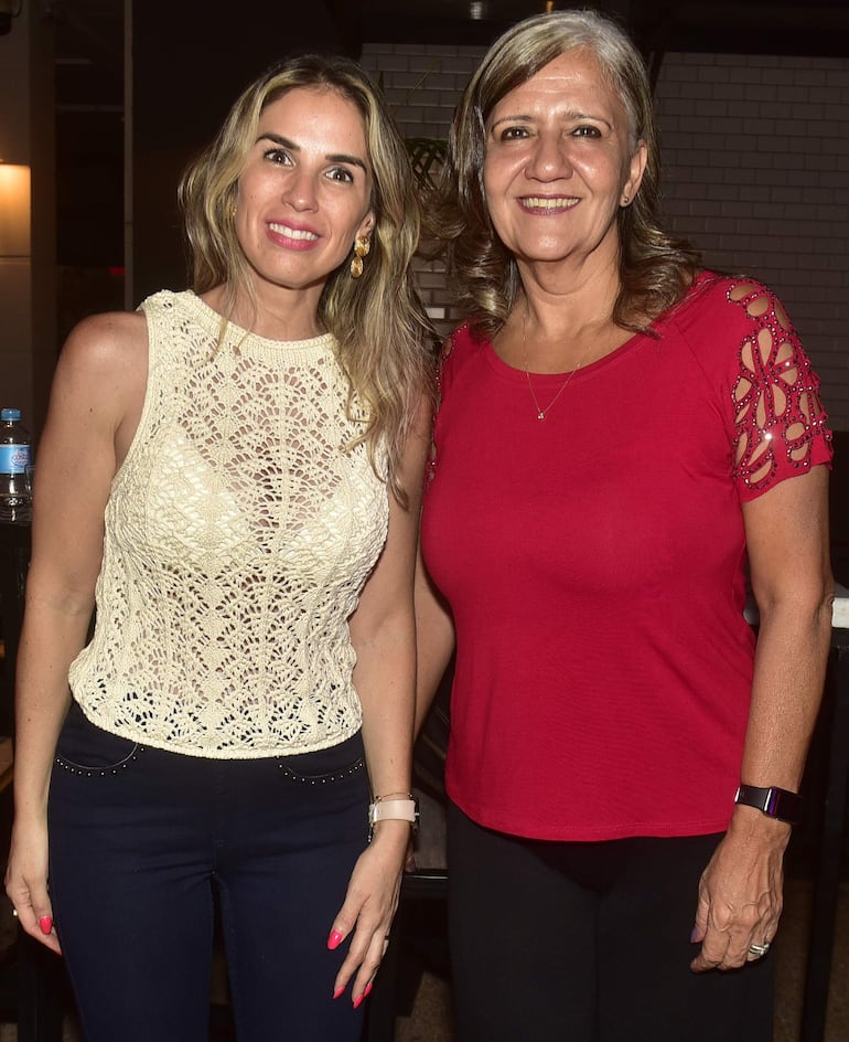 Desirée Trevisan y Gloria Ocampos.