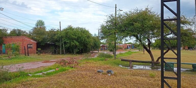 La falta de agua afecta a los vecinos del asentamiento Santa Librada de Limpio.