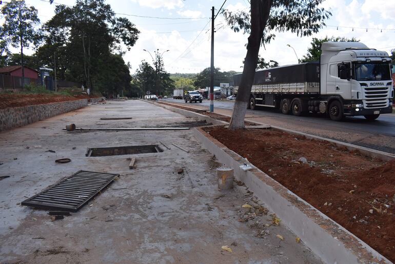 El importante proyecto de mejoramiento urbano se encuentra ubicado al costado mismo de la ruta PY08 de la ciudad de Guayaybí 