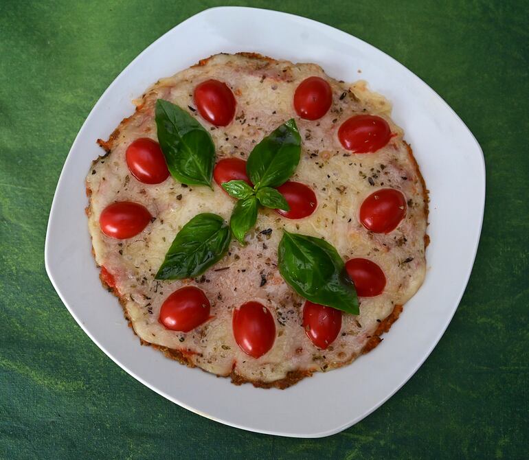 Pizza con masa de avena y zanahoria