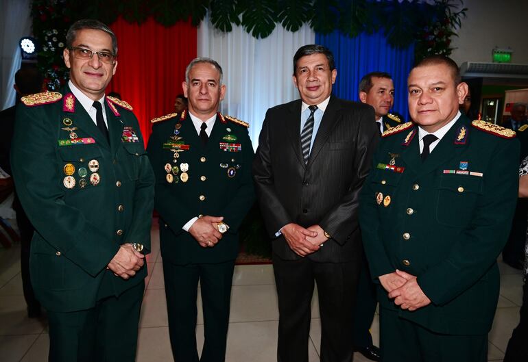 Gral. Félix Aranda, Gral. Erico Oviedo, Gral. José Jiménez, Gral. Roque Colmán.