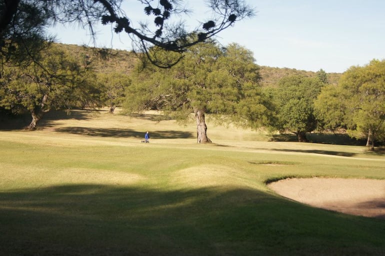 El Hotel Yacanto, que tiene su propio club de golf.