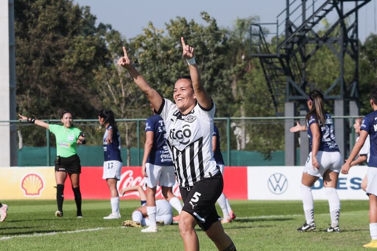 Libertad goleó a Ameliano en Ypané (Gentileza @APFfutbolFEM)