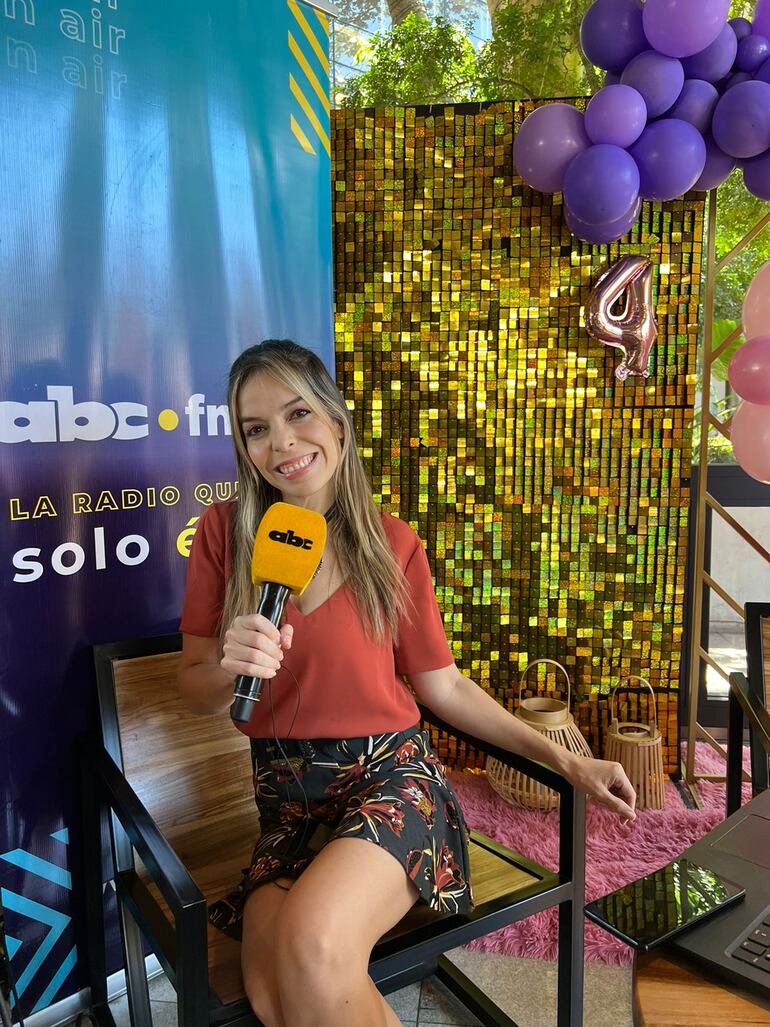 Belén Bogado conduce "Belén a la siesta". El programa se realizará hoy hasta las 15:00 desde el Shopping Mariscal.