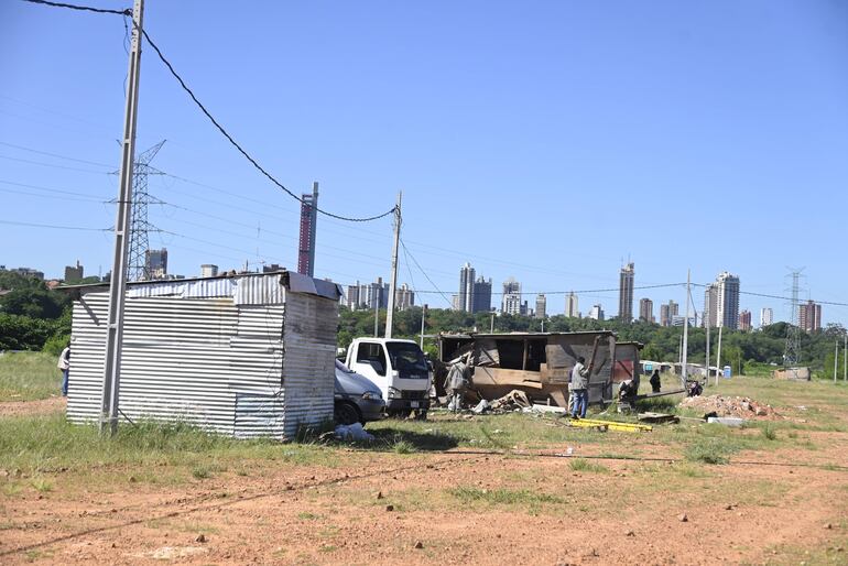 Tierras de la Costanera Norte que la Municipalidad de Asunción pretende subastar.