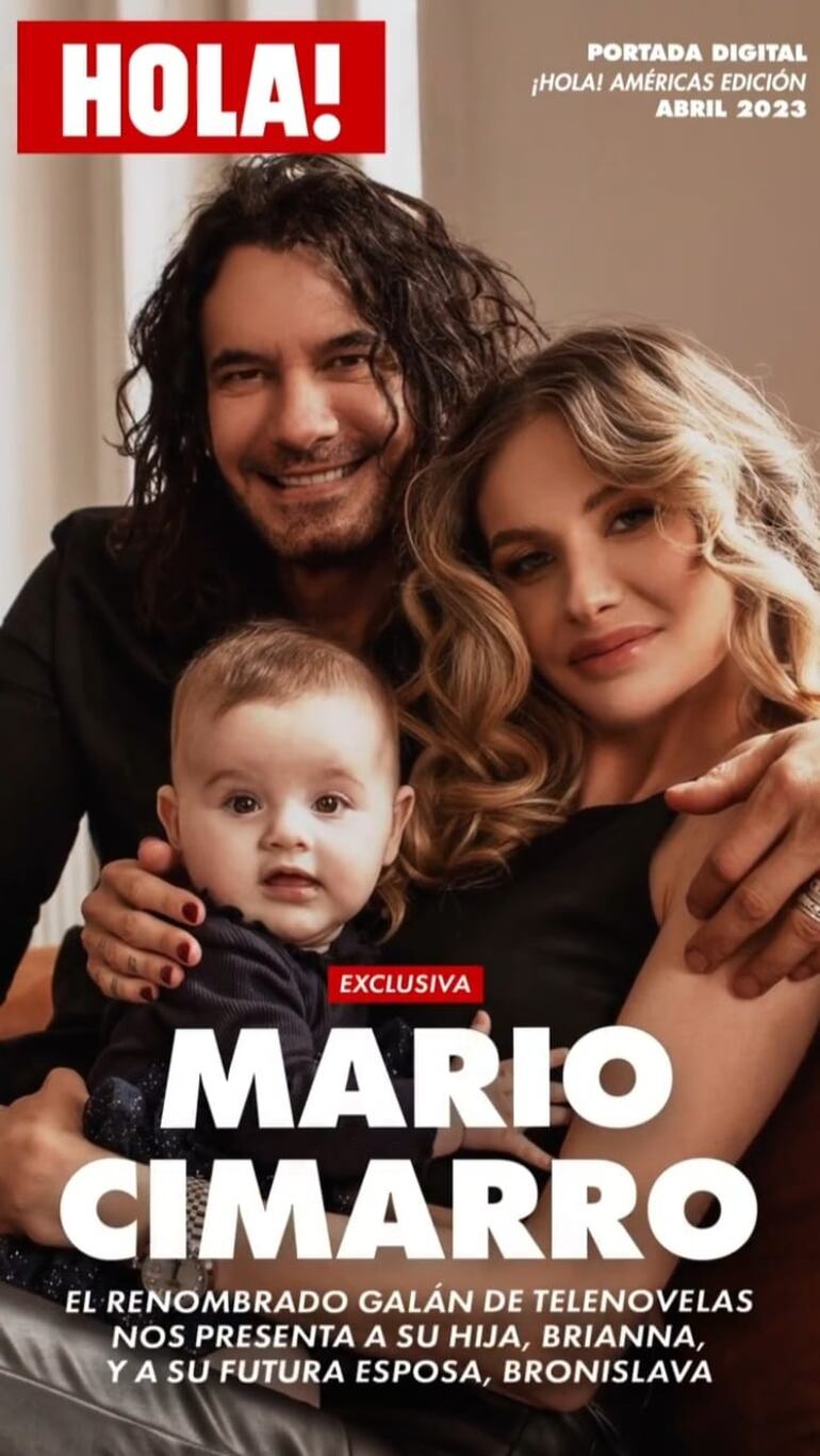 Mario Cimarro y Broni Gregus posando orgullosos con la bella Brianna en la portad de la revista Hola! USA.