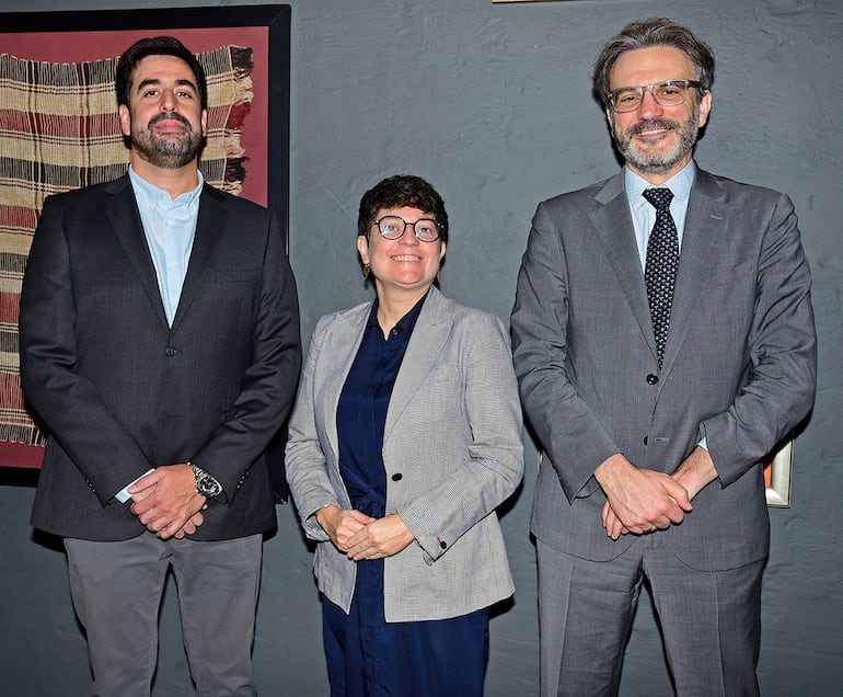 Gustavo Argüello Lubián, CEO de Banco Río, Paulina González, Head FII Asia-LATAM de Proparco y Jean-Baptiste Sabatié, Director General Adjunto de Proparco.