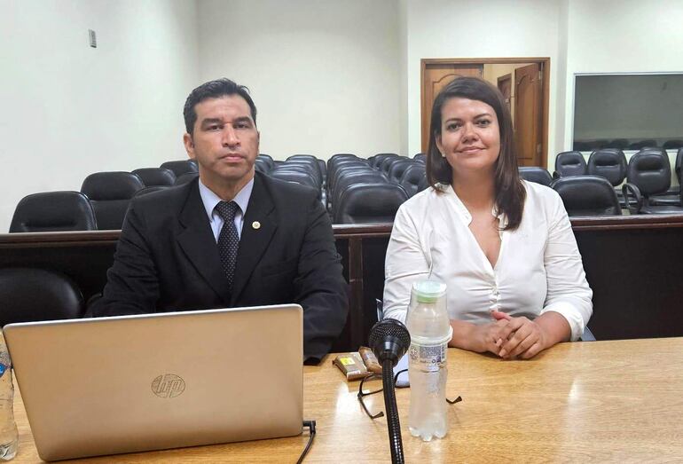 El fiscal Luis Said y su asistente Fabiola Sosa, minutos antes de la presentación de alegatos finales.