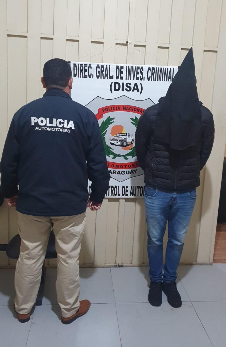 Este hombre fue aprehendido por estar al mando de un vehículo que tenía el chasis adulterado.