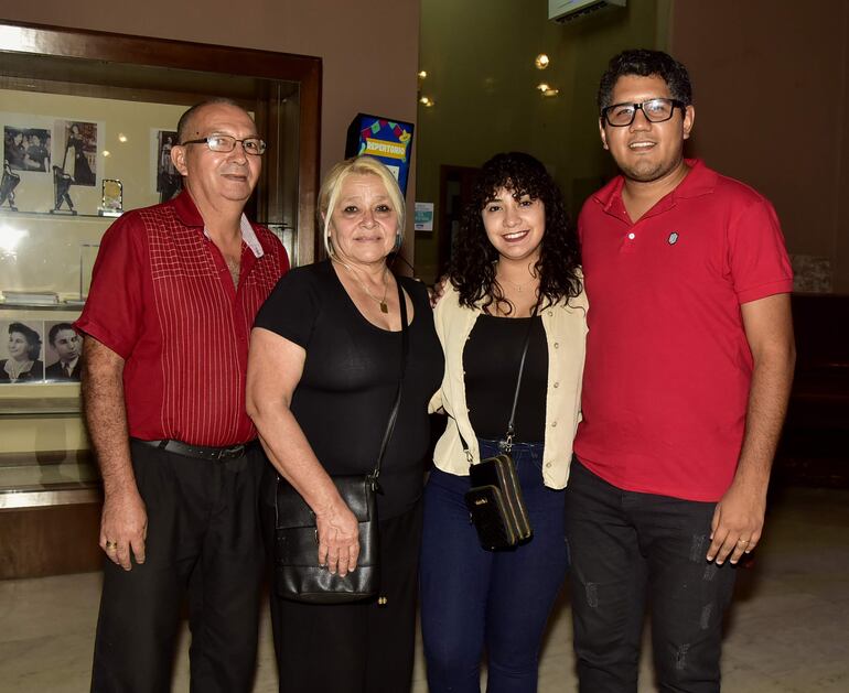 Félix Méndez, Faustina Cáceres, Luz Méndez y Marcelo Franco.