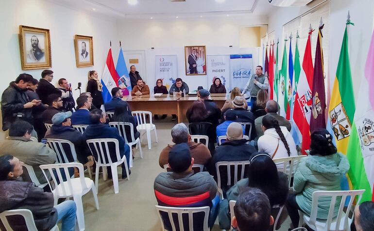 Asociaciones campesinas, vecinos de campos comunales y autoridades municipales participaron de la presentación del informe final de la intervención a la oficina del Indert en Guairá.