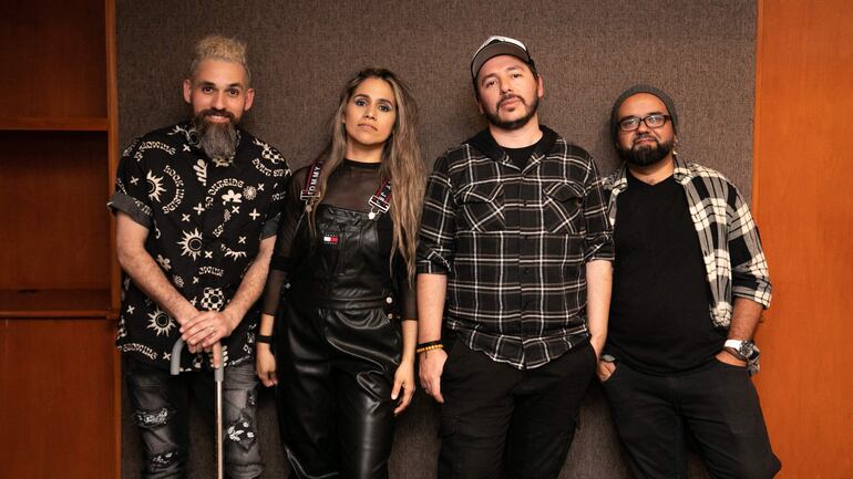 Esteban Monzón, Cynthia Sanders, Iván Foltz y Fernando Sequeira, integrantes de la agrupación paraguaya de rock Skp7.