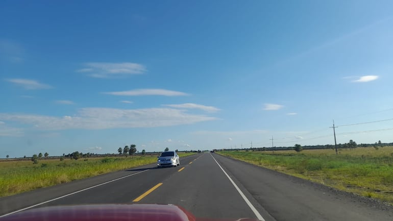 Dos personas fallecieron en un accidente de tránsito que se registró en la tarde de este domingo en el kilómetro 44 de la ruta Py 04, distrito de Tacuaras.