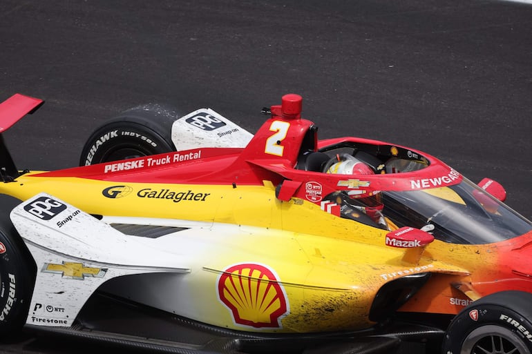 En la última vuelta se definió la carrera que tuvo varios incidentes y tres banderas rojas durante la competencia.
