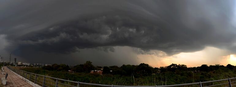 Tormenta eléctrica en Asunción.