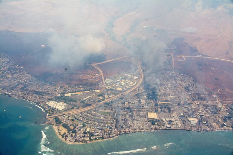 Una foto facilitada por la Patrulla Aérea Civil del ala de Hawái muestra una vista aérea de los daños causados por los incendios forestales de Maui en Maui, Hawái, EE. UU.