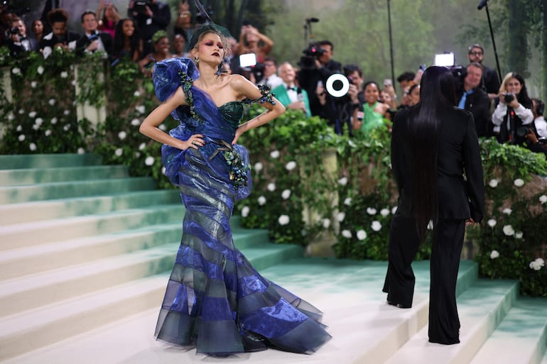 Zendaya y su llegada al MET Gala 2024.