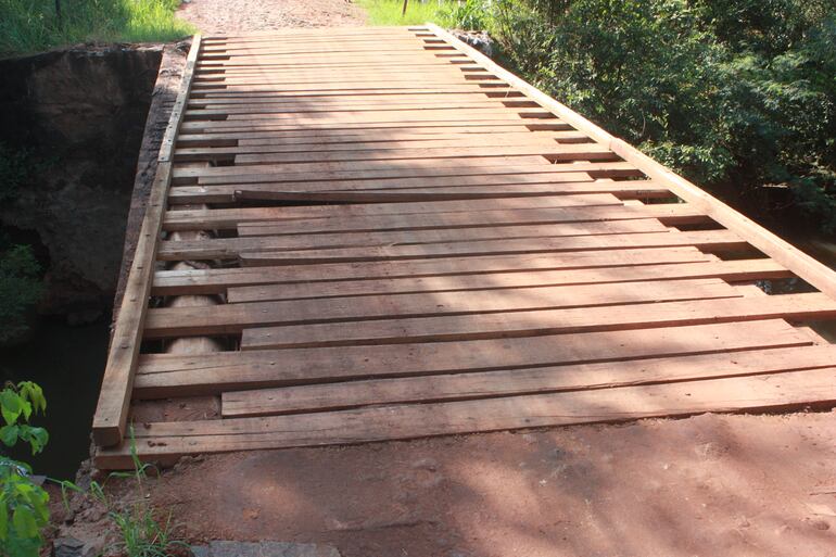 Puente de acceso al Gran Hospital del Sur.