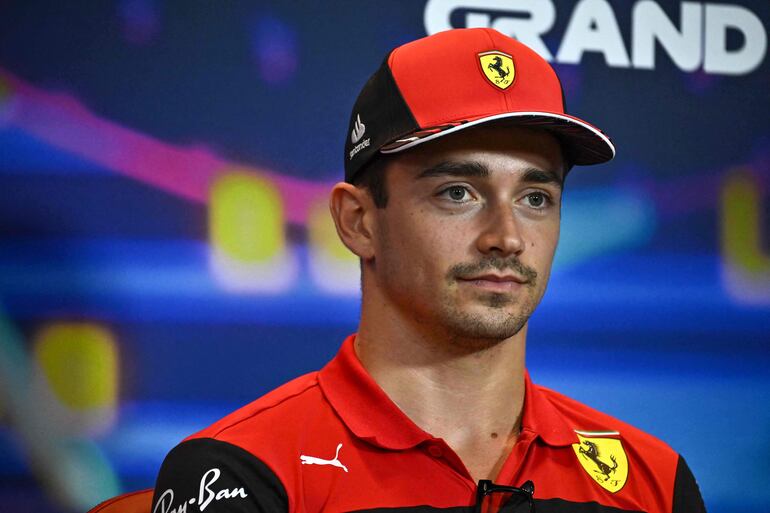 El monegasco Charles Leclerc renovó contrato y continuará en el equipo Ferrari.