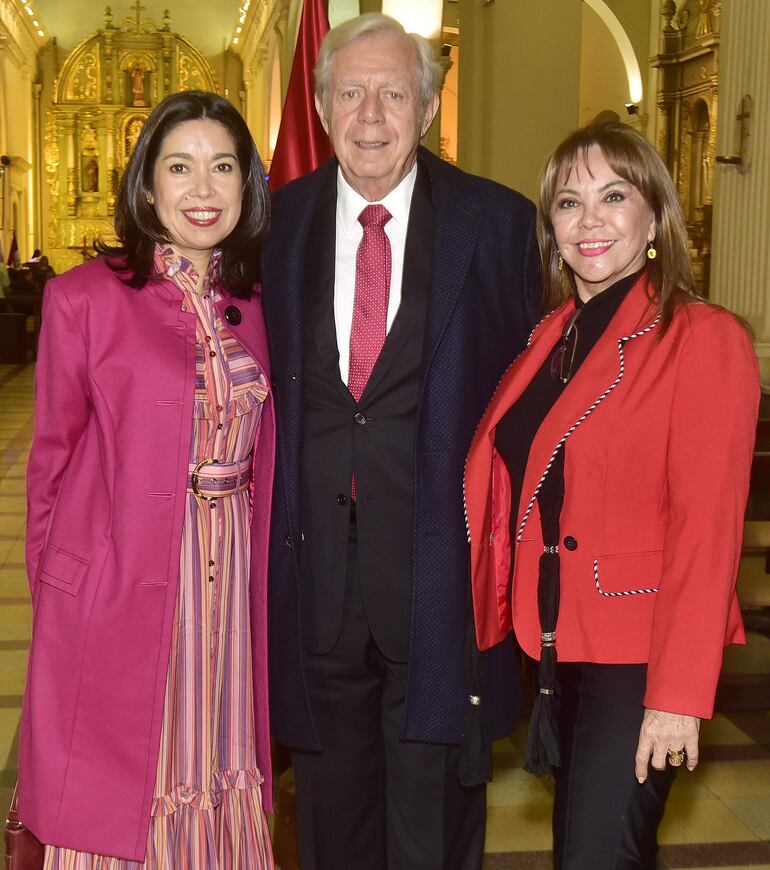 Fabiola Recalde, Esteban Morábito Heilbrunn y Coca Barreto.