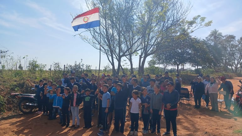 Sigue movilización estudiantil en San Pedro, exigen reposición de rubros de docentes