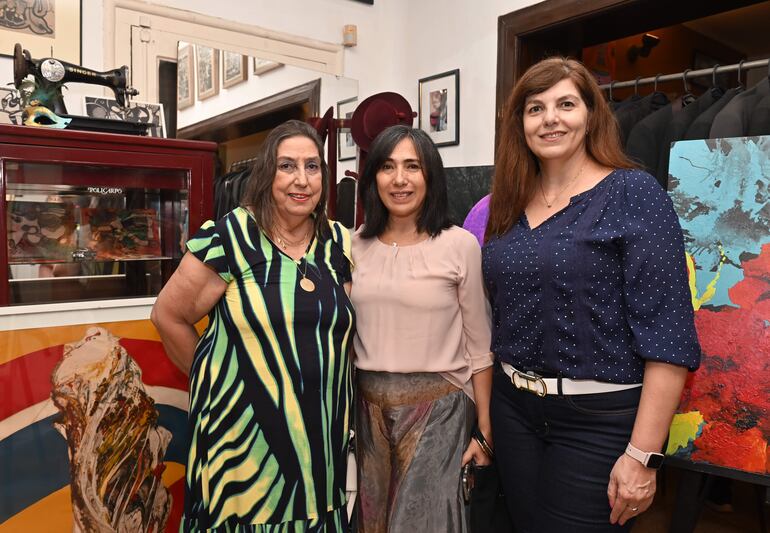 Bernardita Bravo, Silvia Torres y Ethel Da Rosa.