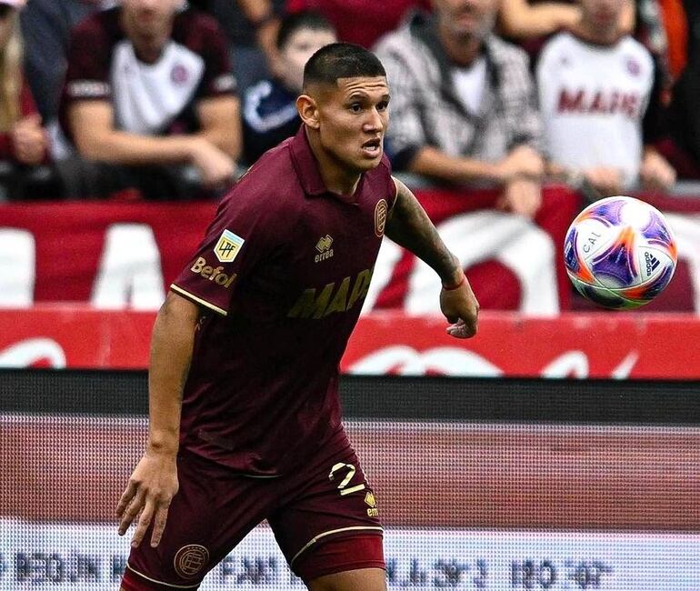 Juan José Cáceres, 24 años, futbolista paraguayo de Lanús