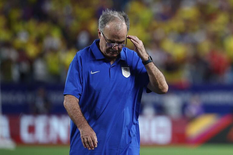 El argentino Marcelo Bielsa, seleccionador de Uruguay, en el partido de semifinales frente a Colombia por la Copa América 2024 en el Bank of America Stadium, en Charlotte, North Caroline, Uruguay.