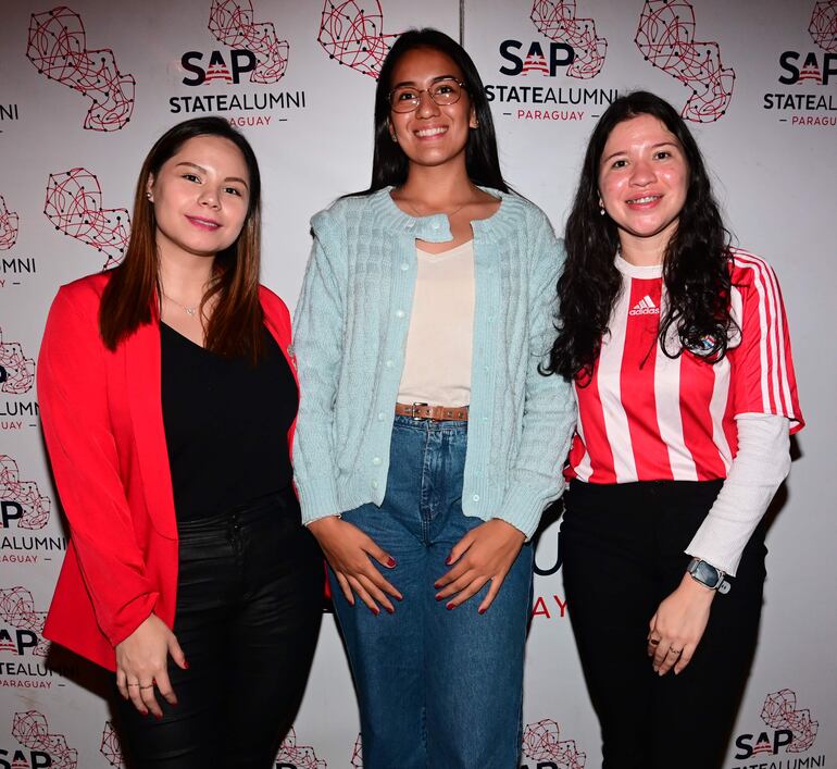 Jéssica Medina, Debora Samudio y Alice Franco.