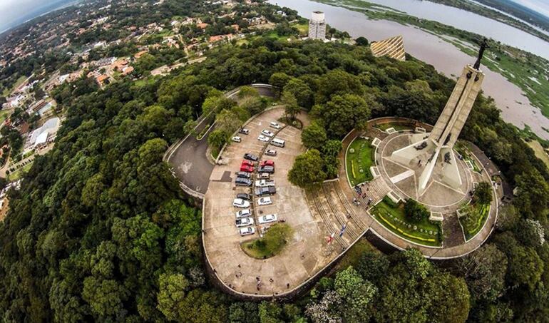 El mirador del cerro Lambaré o cerro Verami es muy concurrido por pobladores locales y turistas.