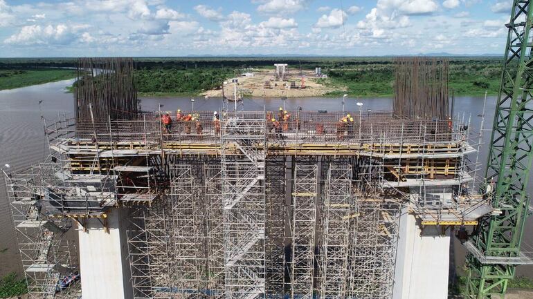 El puente es el principal eslabón de la Ruta Bioceánica.