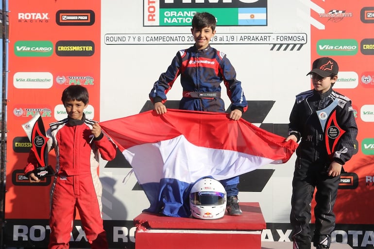 Podio de la categoría Cadete, con el ganador, Maxi Pedrozo (c), escoltado por Tony Pugliesi y Éver Marecos.