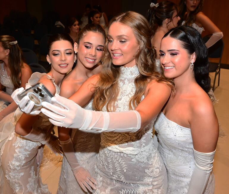 Giulia Costanzo, Violeta León, Lara Cristaldo y Josefina Cuevas. 