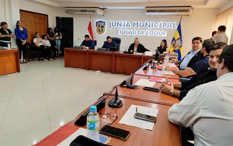 Sesión de la Junta Municipal de Luque.